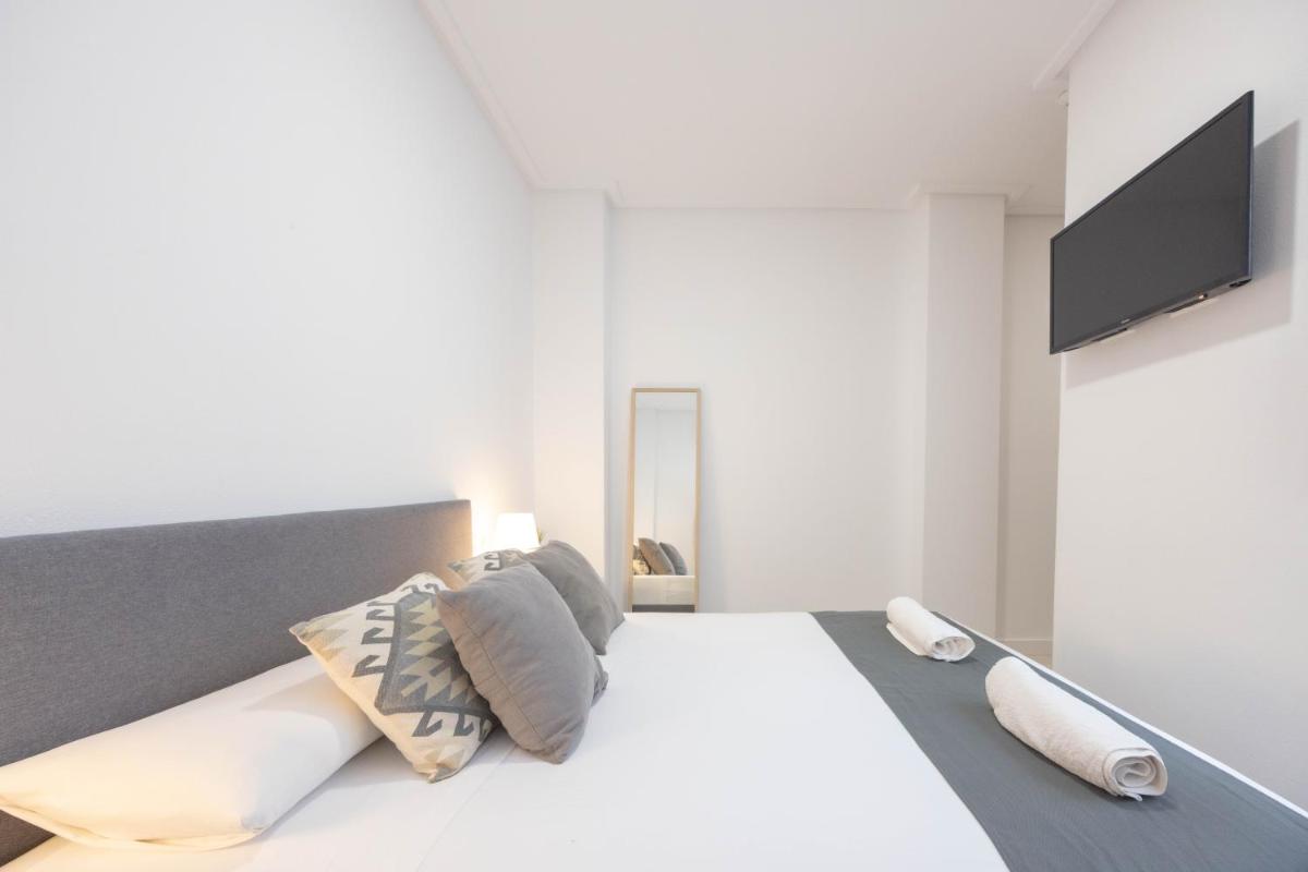 Apartamentos Marina Playa de Torrevieja by Apartamentos Torrevieja - Housity
