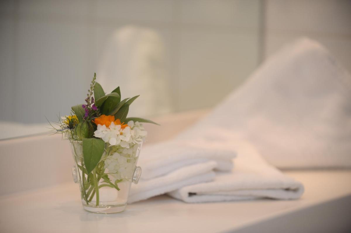 Hotel Gasthaus Adler - Housity
