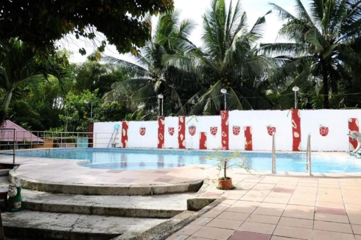 RedDoorz @ Classique Pan Oriental Hotel and Resort Batangas - Housity