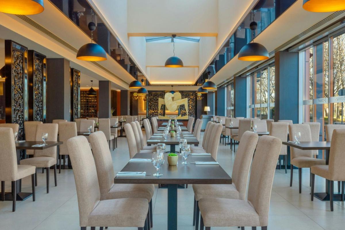 Four Points by Sheraton Kecskemet Hotel and Conference Center - Housity