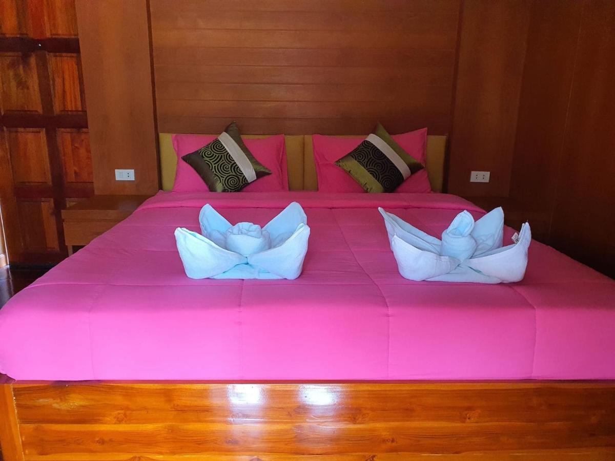 คุ้มวราเฮือนไทย - Housity