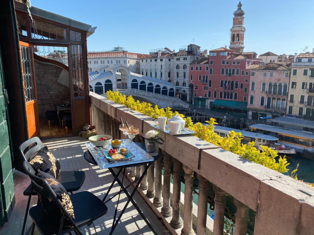 Rialto Terrace on the Grand Canal - Housity