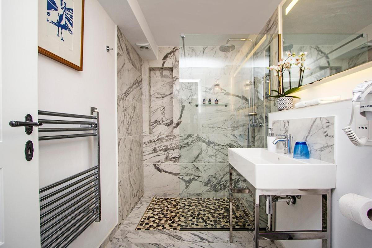 Garden Suites - Housity