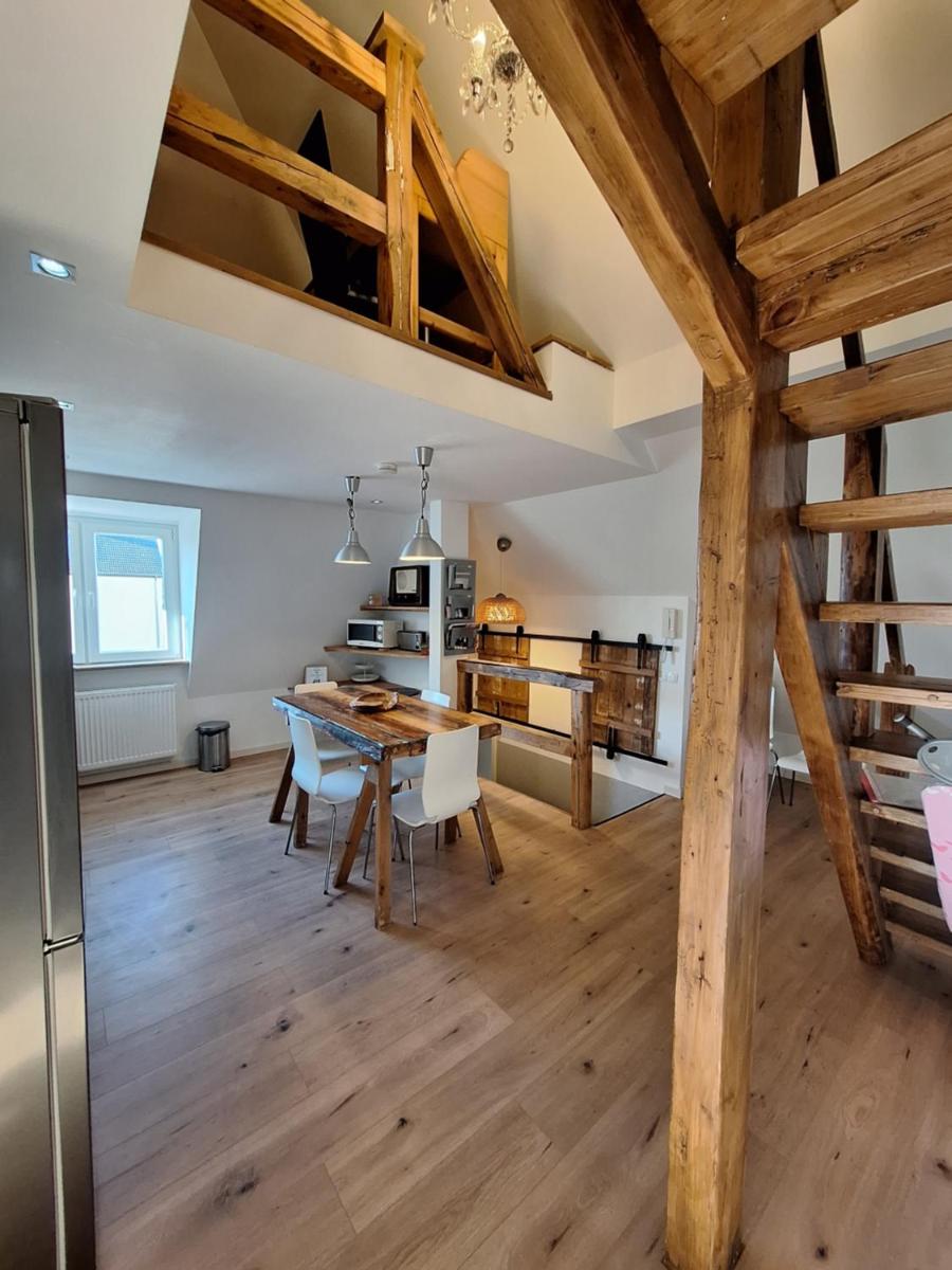 Bielefeld Zentral Komplette FeWo, 4 Schlafbereiche bis zu 8 Personen - Housity