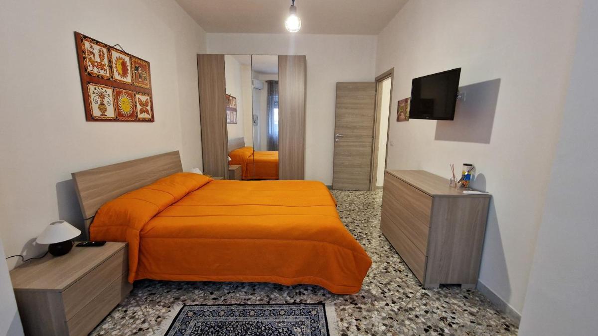 Garibaldi Square - Housity