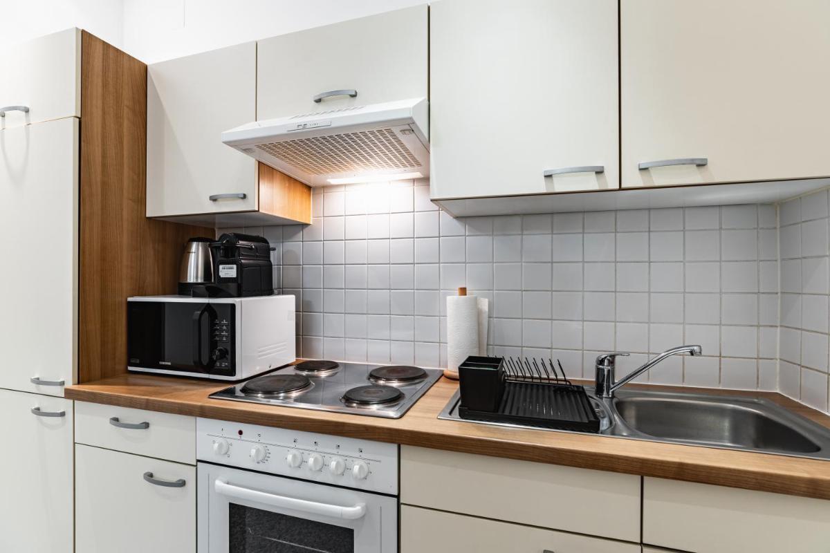 Spacious 3-room apt. 15 min to the city center - Housity