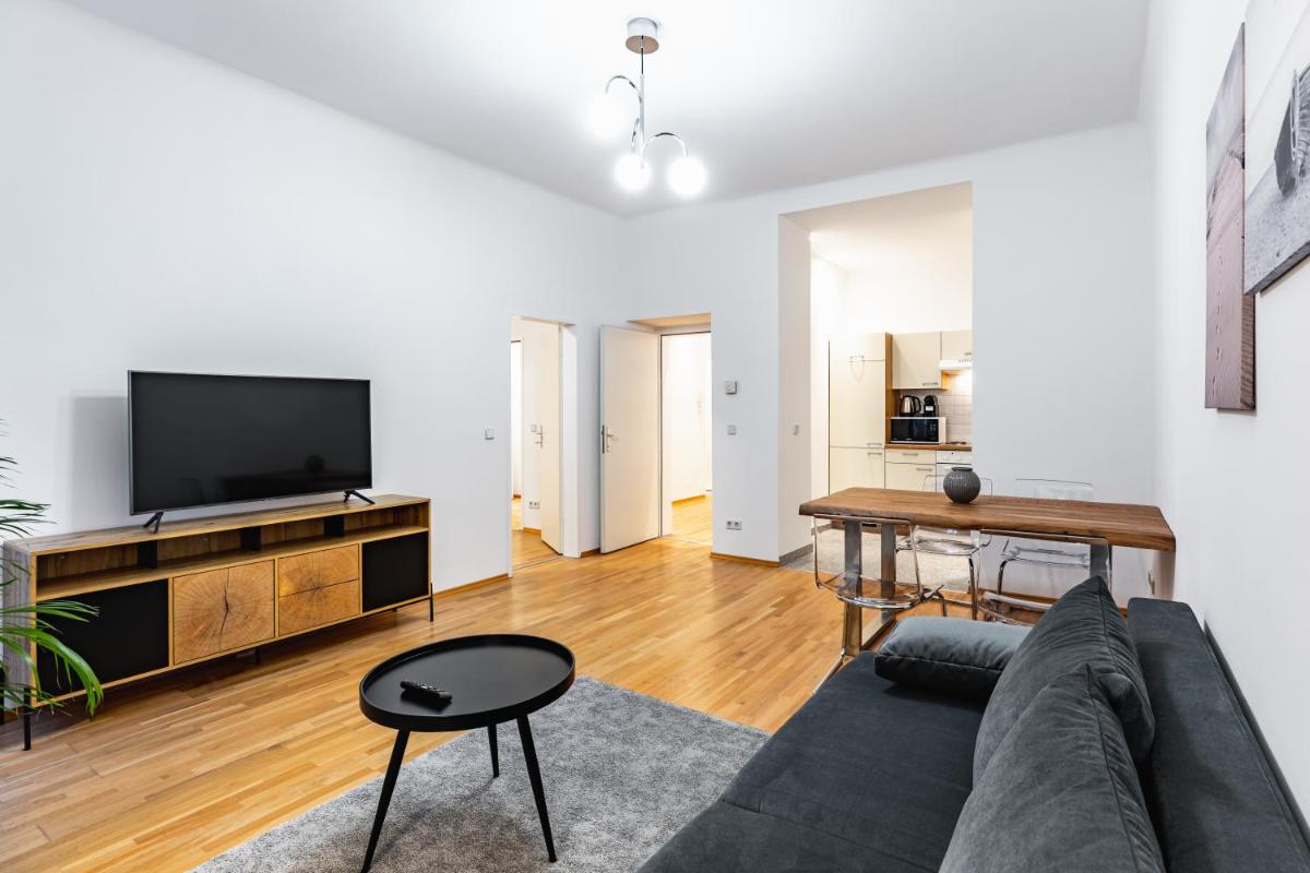 Spacious 3-room apt. 15 min to the city center - Housity