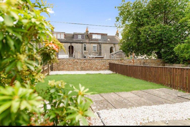 Grangeburn Residence - 2 bedroom home with parking - Housity