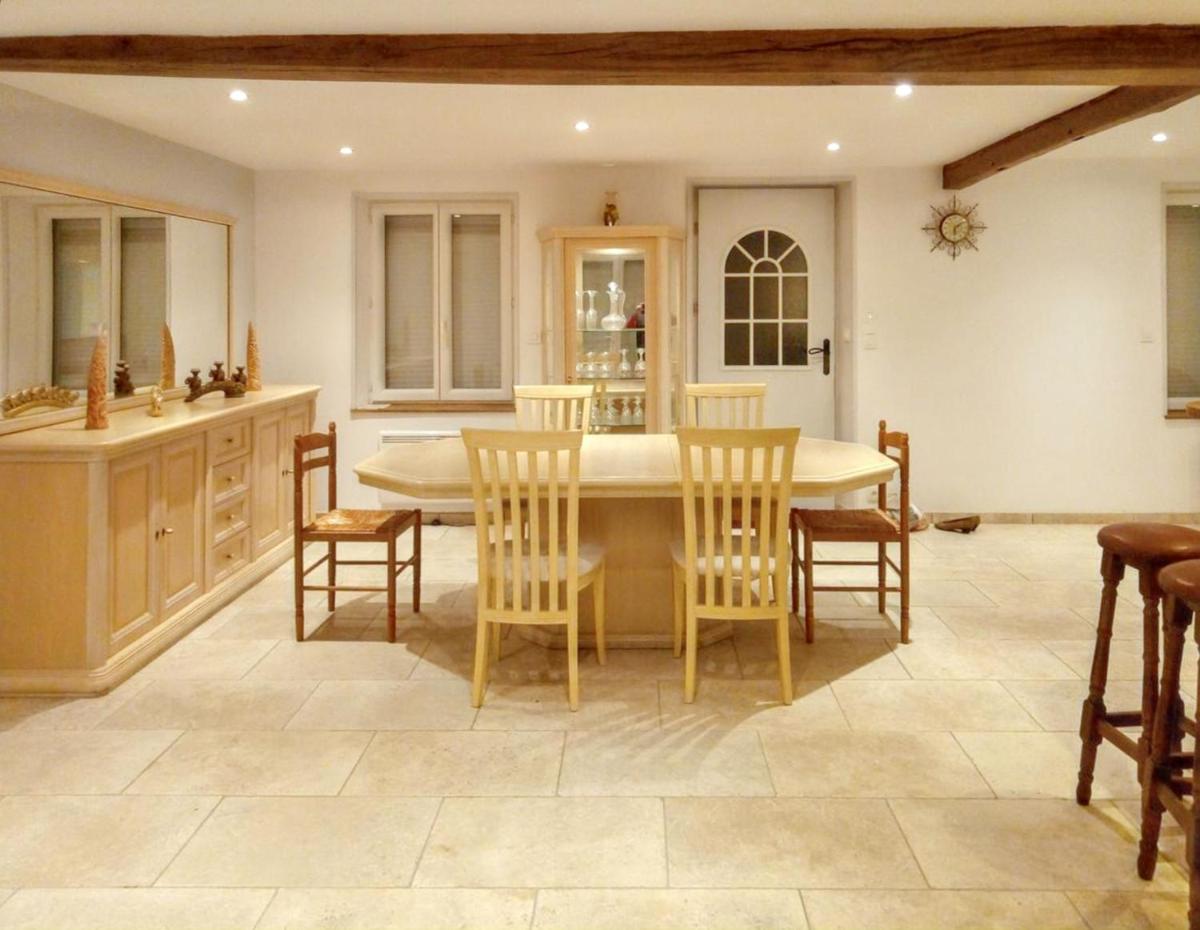 Maison charmante a Bleneau avec jardin et equipements modernes - Housity