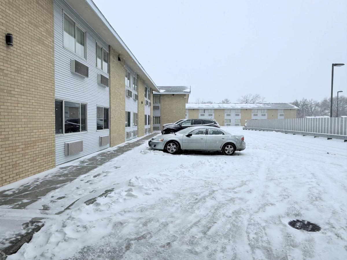 Bison Inn & Suites on University - Housity