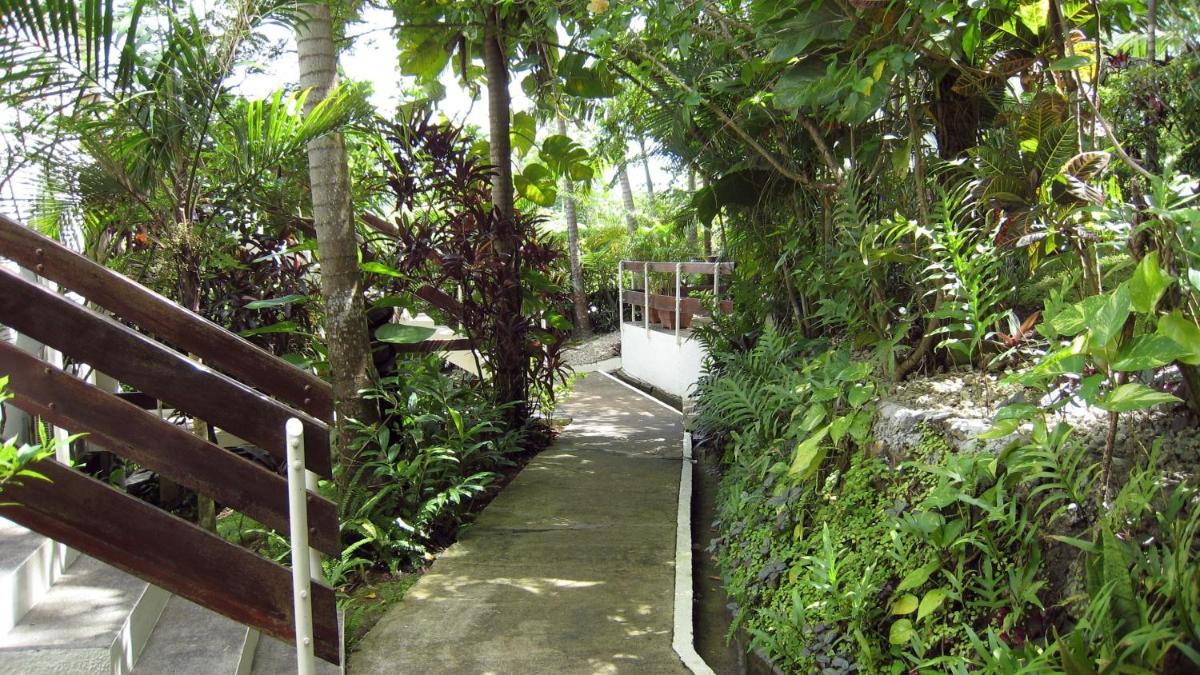 Coral Motel & Apartments - Housity