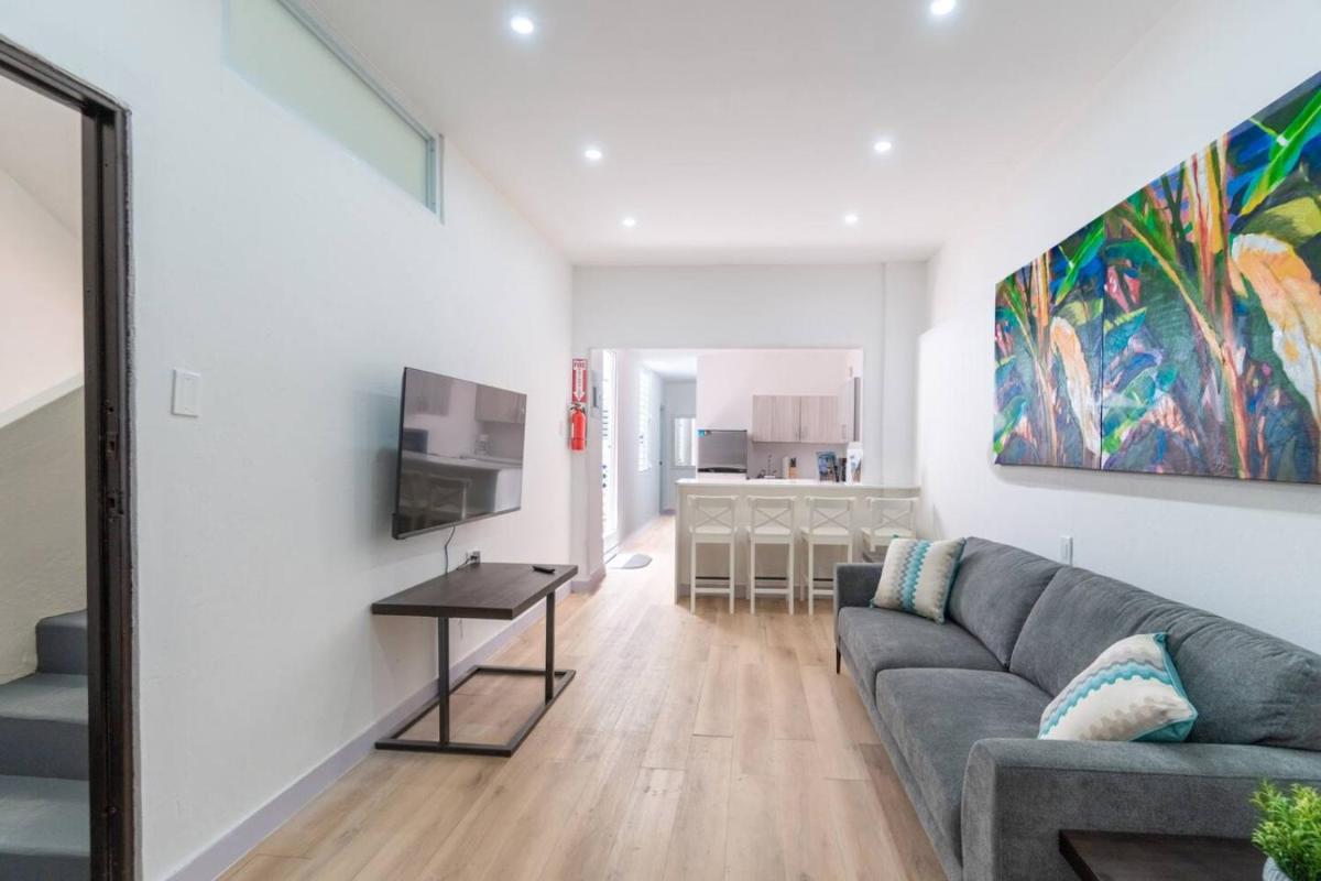 Modern 2-Bedroom Apartment in historic Old San Juan - Housity