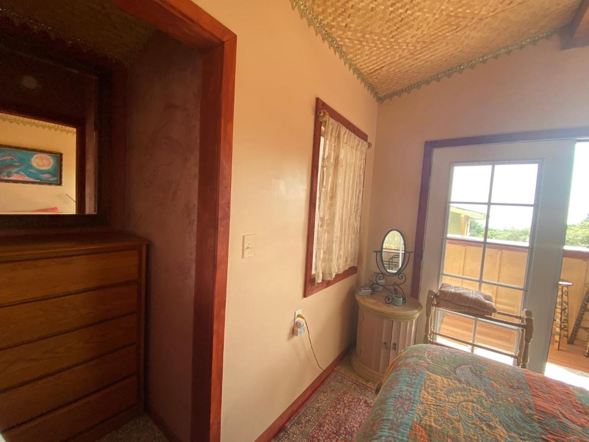 Artsy Cabin on Organic Farm - Housity