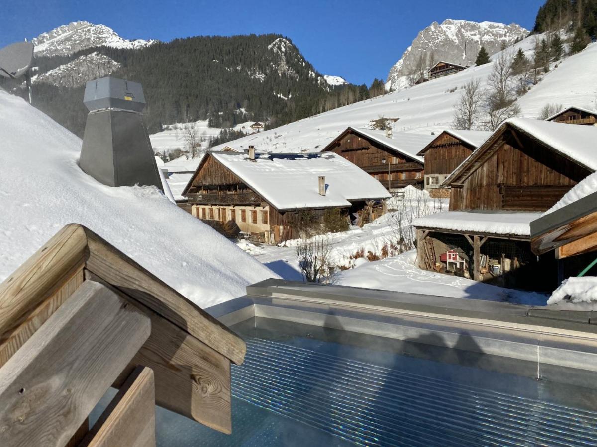 Vue générale sur la montagne ou vue sur la montagne depuis l'hôtel