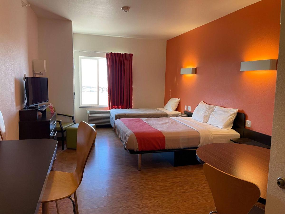 Baymont by Wyndham Williston - Housity
