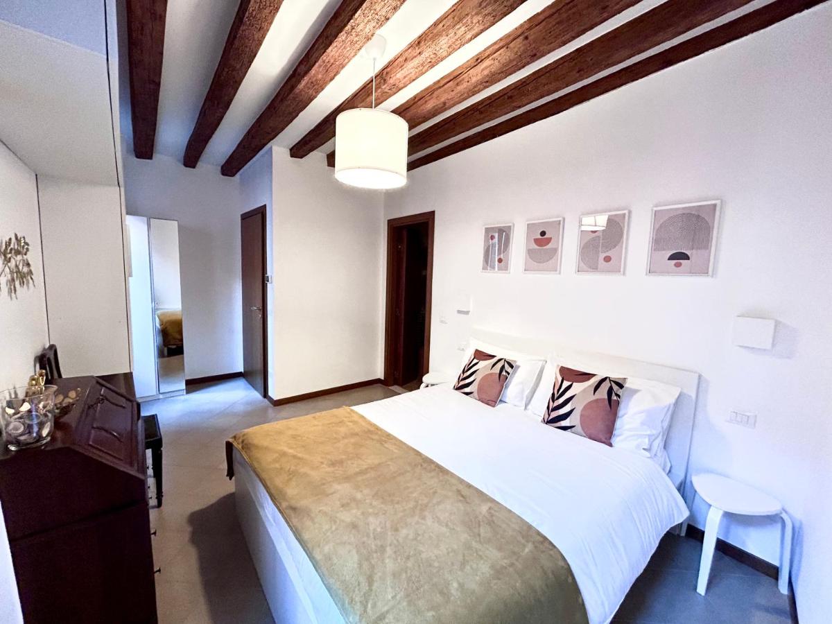Central Flat Romantic Domus Remedio - Housity