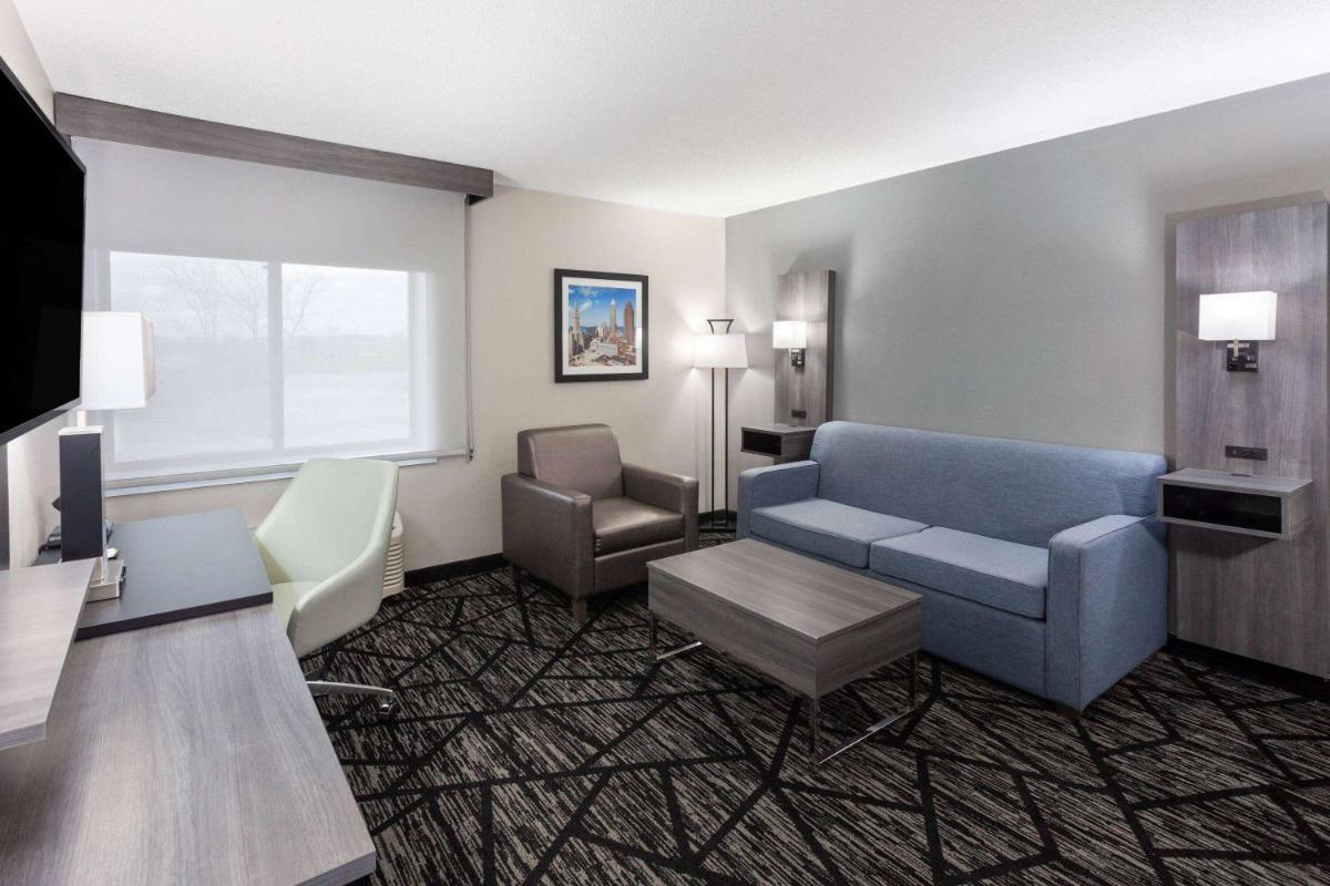 La Quinta Inn by Wyndham Cleveland Independence - Housity