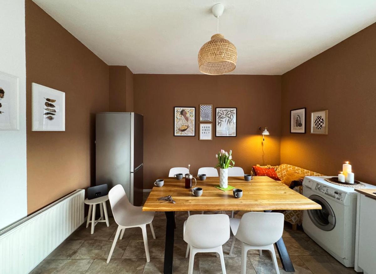 Big apartment with Parking, 30 min to Düsseldorf - Housity