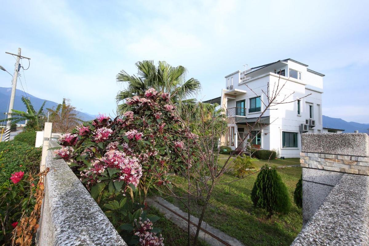 Zoe and Spark B&B - Housity