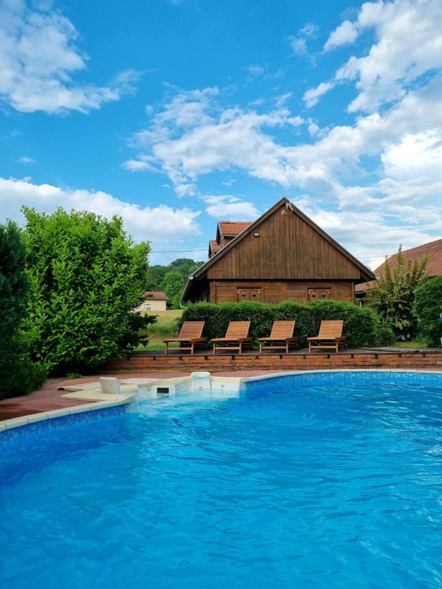Resort Stara Škola - Housity