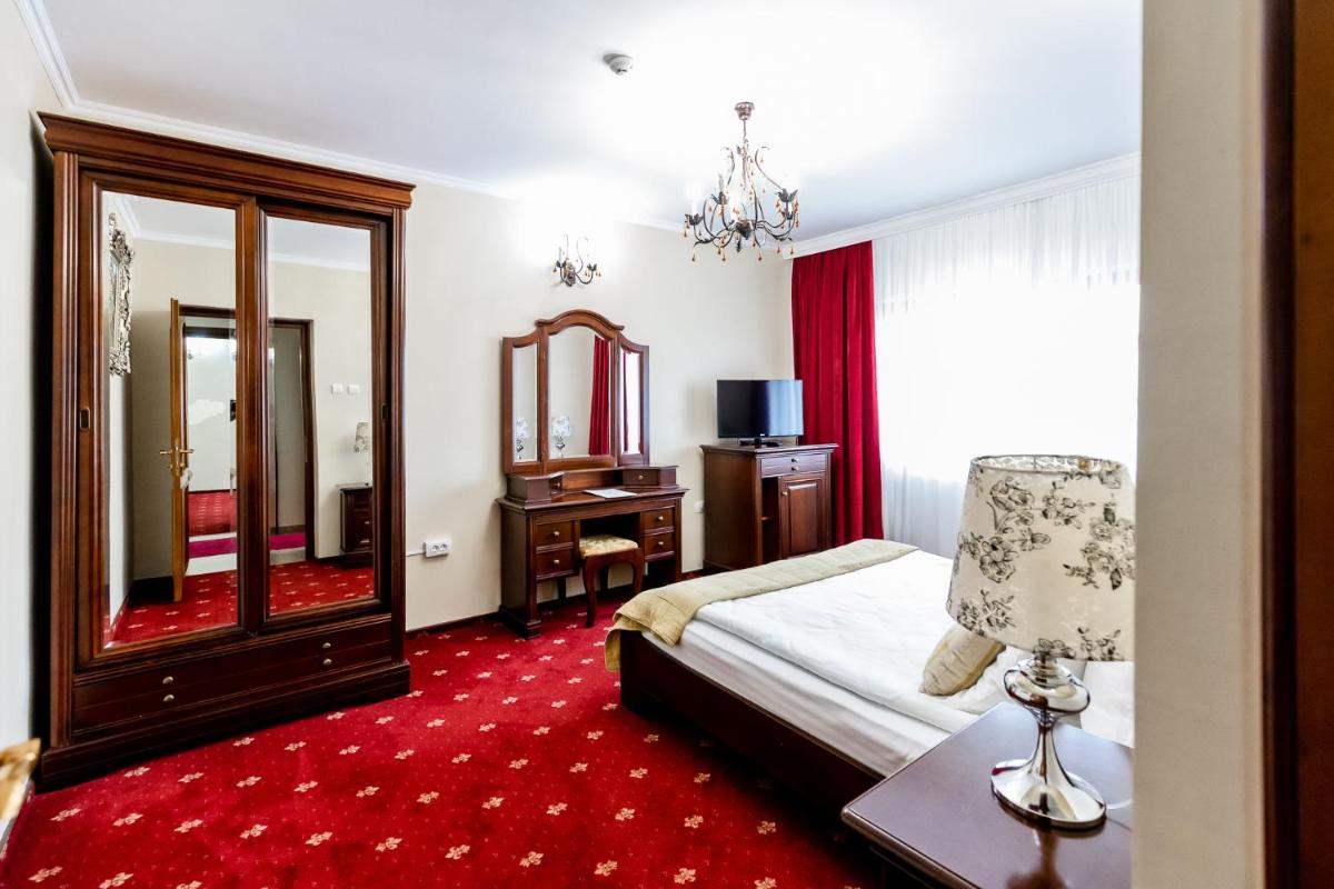 Hotel Capitol - Housity