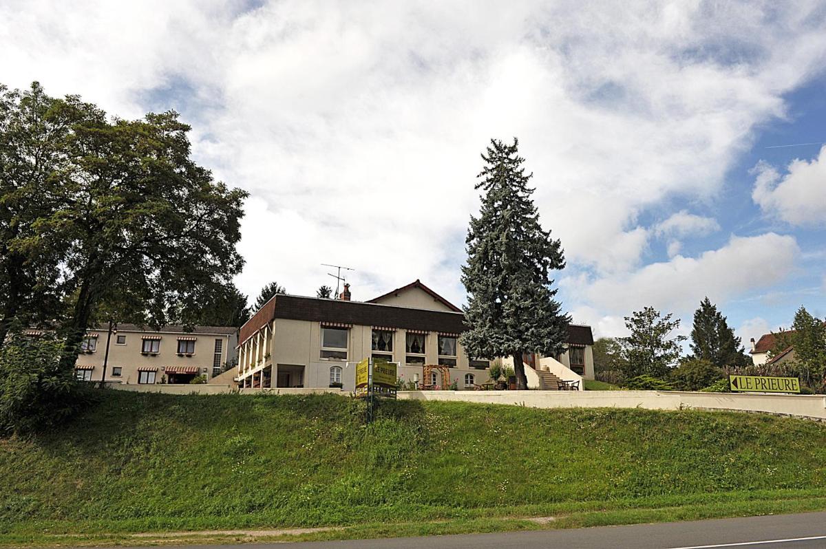 Logis Hotel Le Prieure - Housity