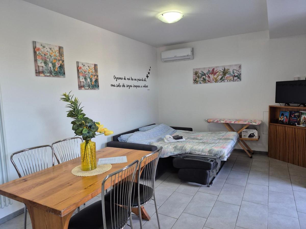 Le Mimose Holiday House di Como - Grandate - Housity