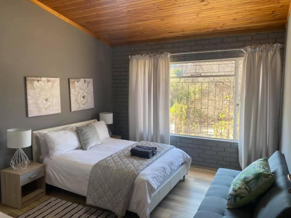 The Grey Plow - Housity
