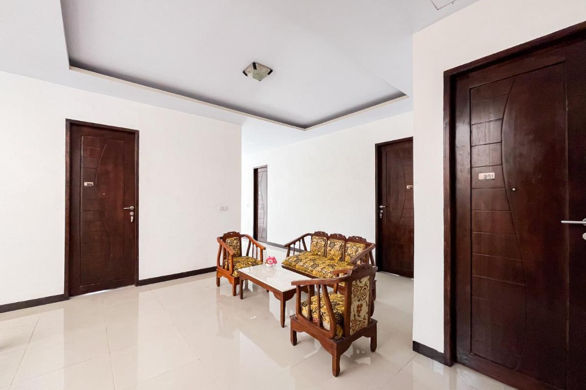 RedDoorz Syariah at Homestay Haji Soma Makale - Housity