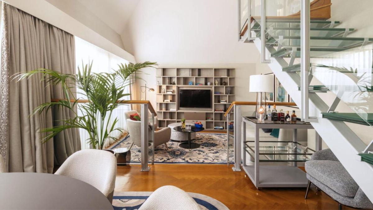 Uma televisão e/ou sistema de entretenimento em InterContinental Porto - Palacio das Cardosas by IHG