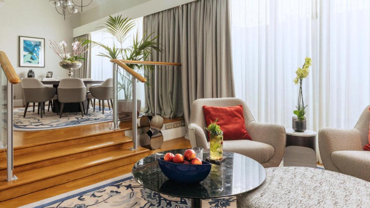 Uma área de estar em InterContinental Porto - Palacio das Cardosas by IHG
