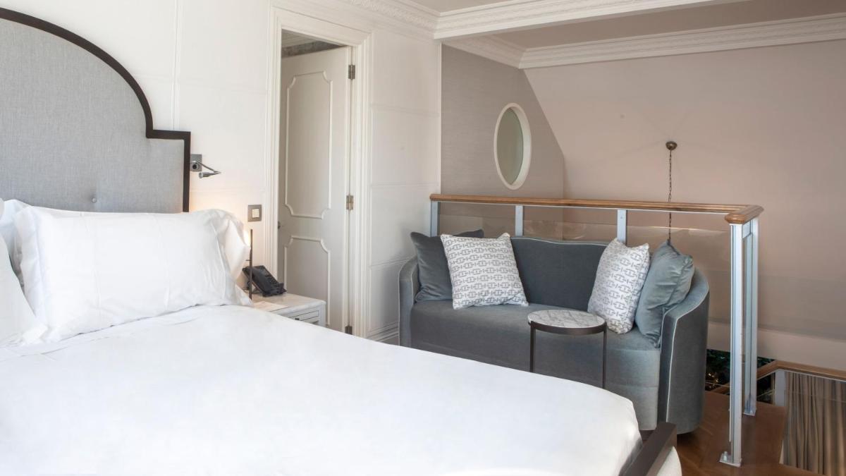 Uma cama ou camas num quarto em InterContinental Porto - Palacio das Cardosas by IHG