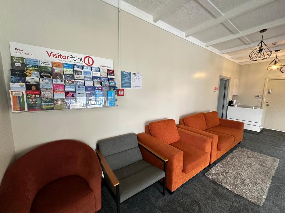Airport Westney Lodge - Housity
