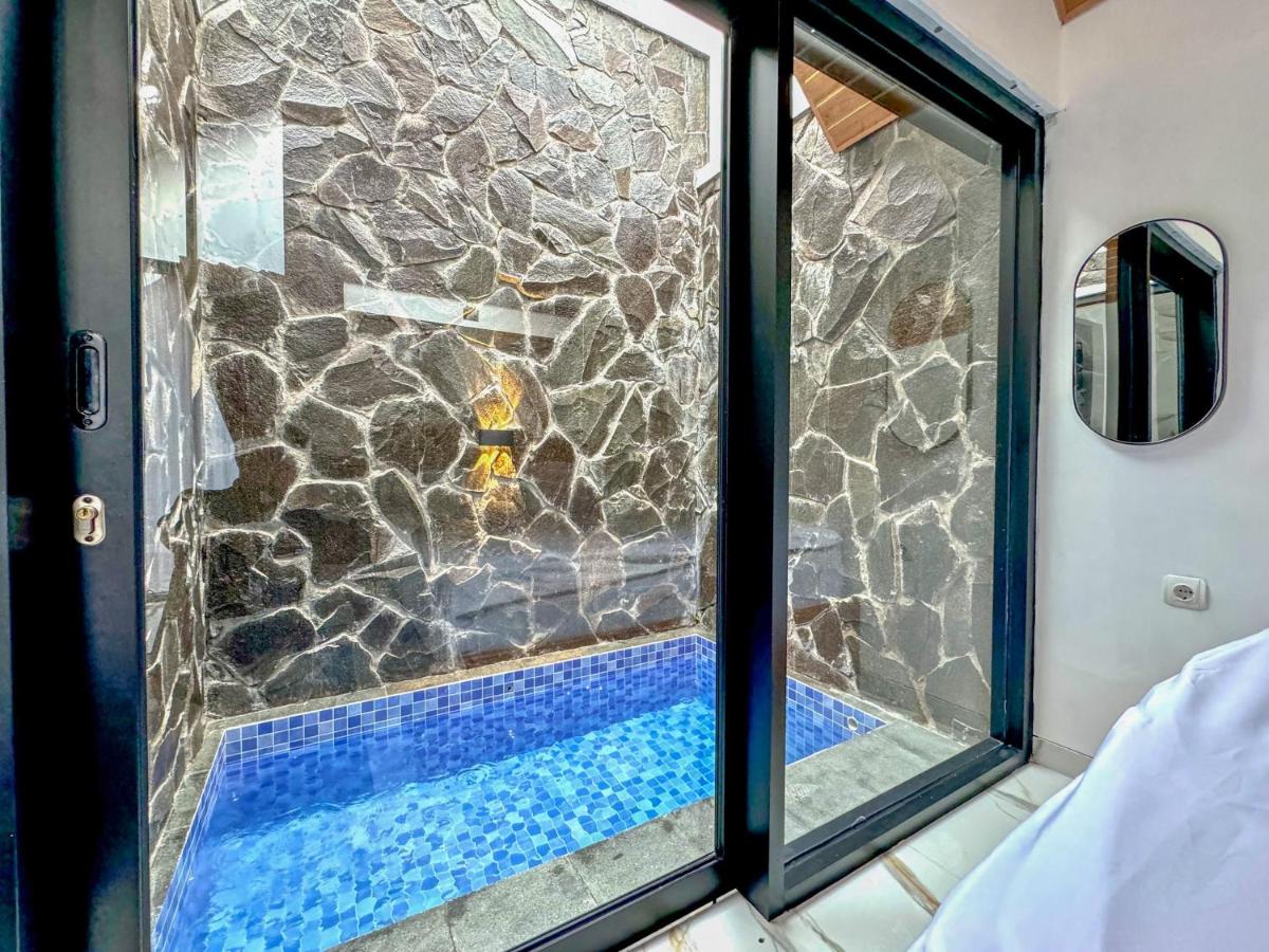 Diyanis Glamping Sekipan Tawangmangu Mitra RedDoorz - Housity