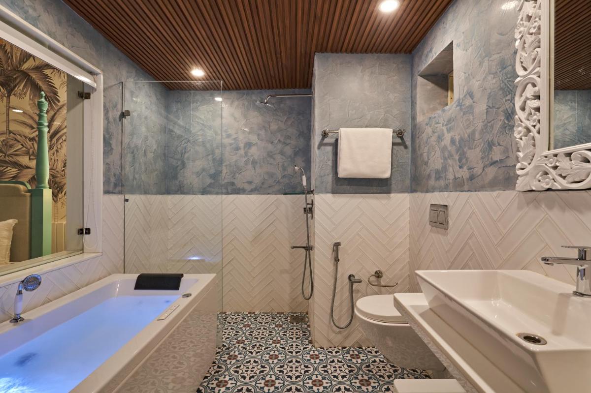 Larios Beach Holidays - Housity
