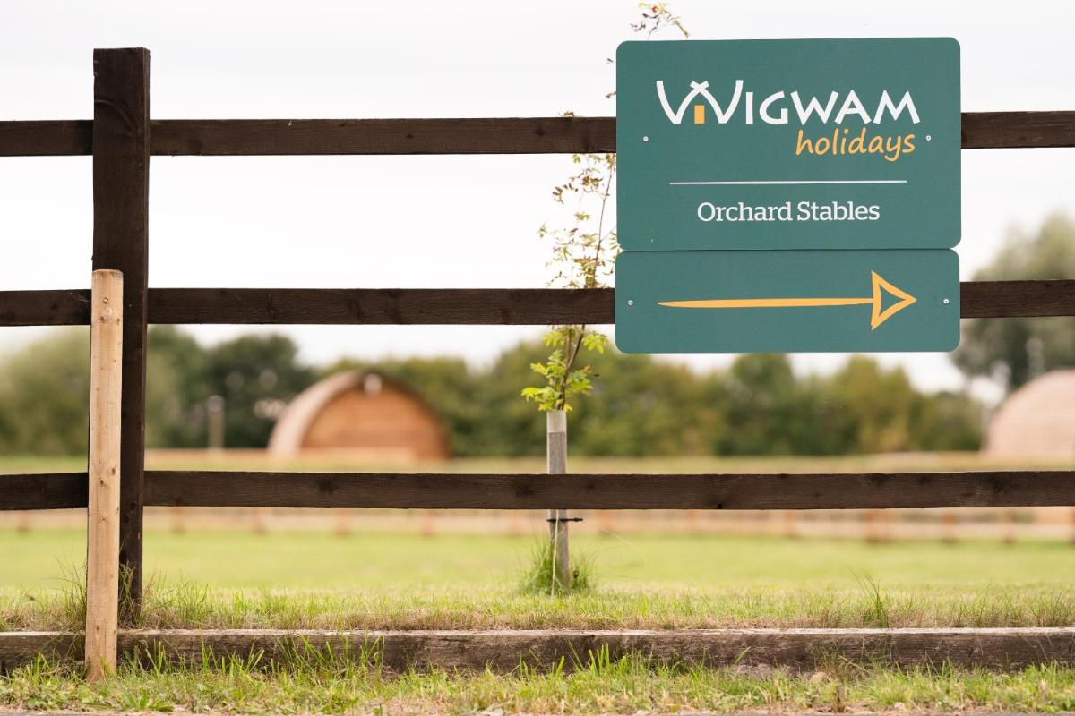 Orchard Stables by Wigwam Holidays - Housity