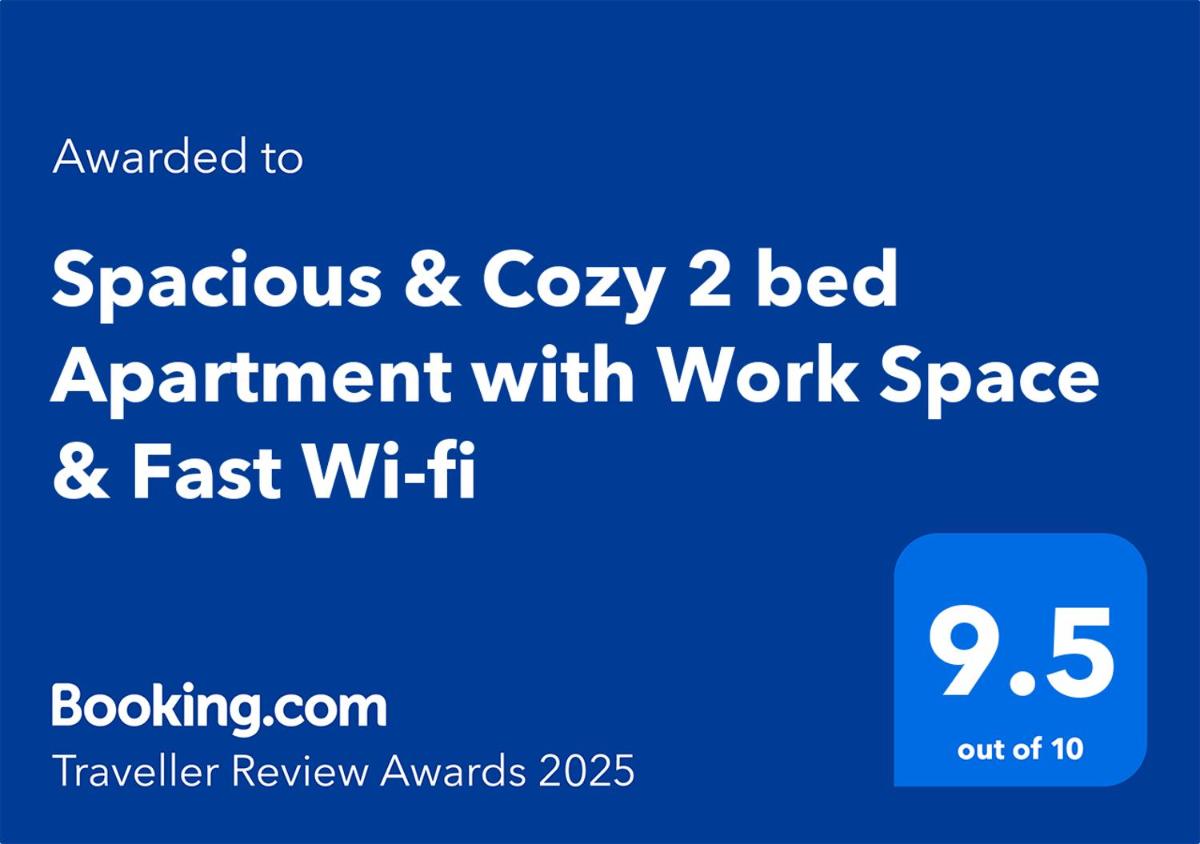 Spacious & Cozy 2 bed Apartment with Work Space & Fast Wi-fi - Housity