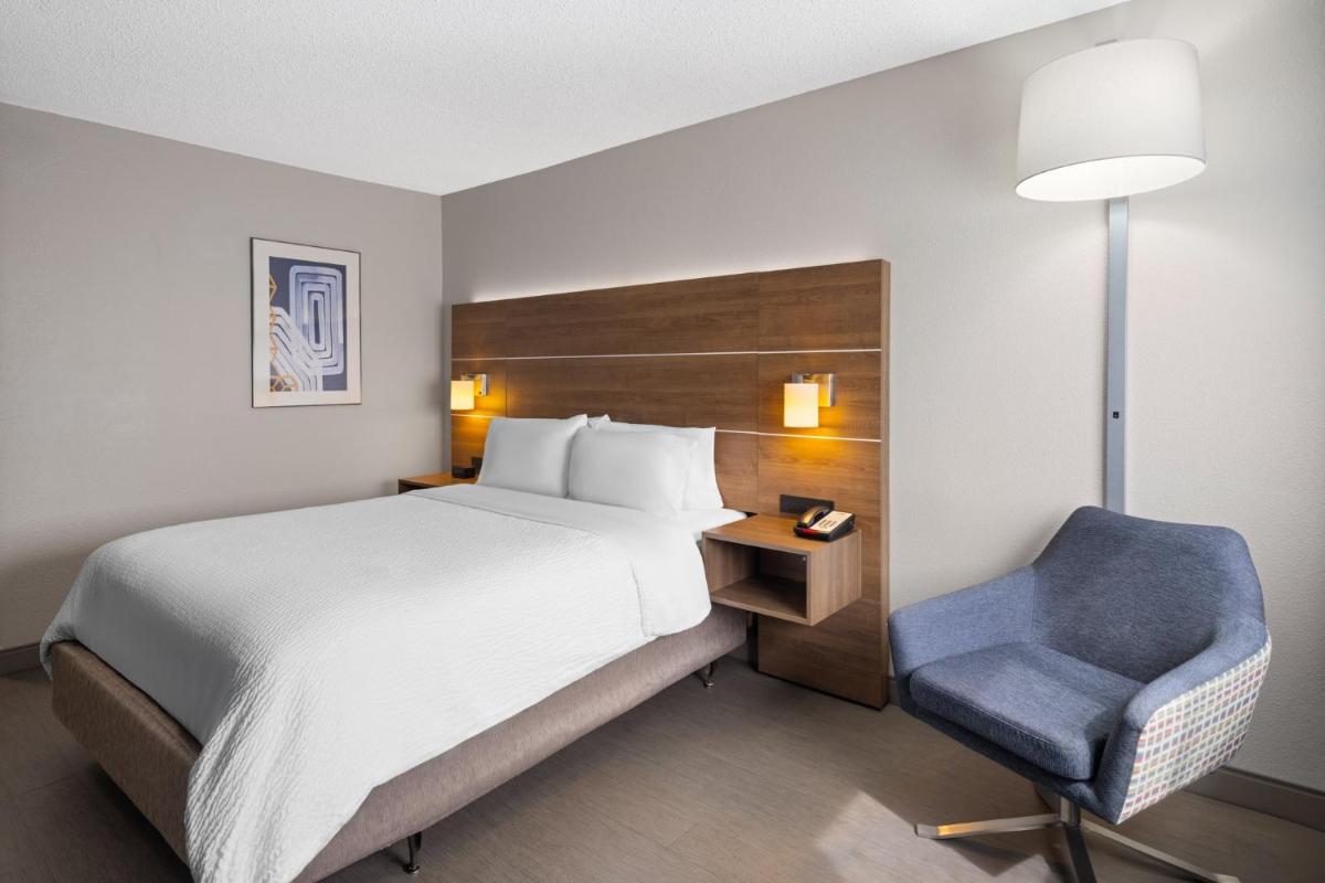 Holiday Inn Express Sheboygan-Kohler / I-43, an IHG Hotel - Housity