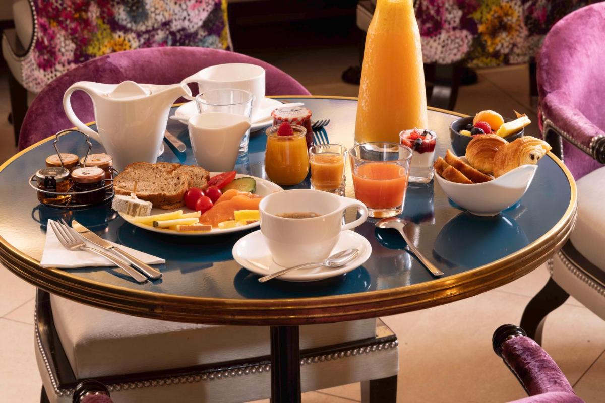 Nourriture dans l'hôtel ou à proximité