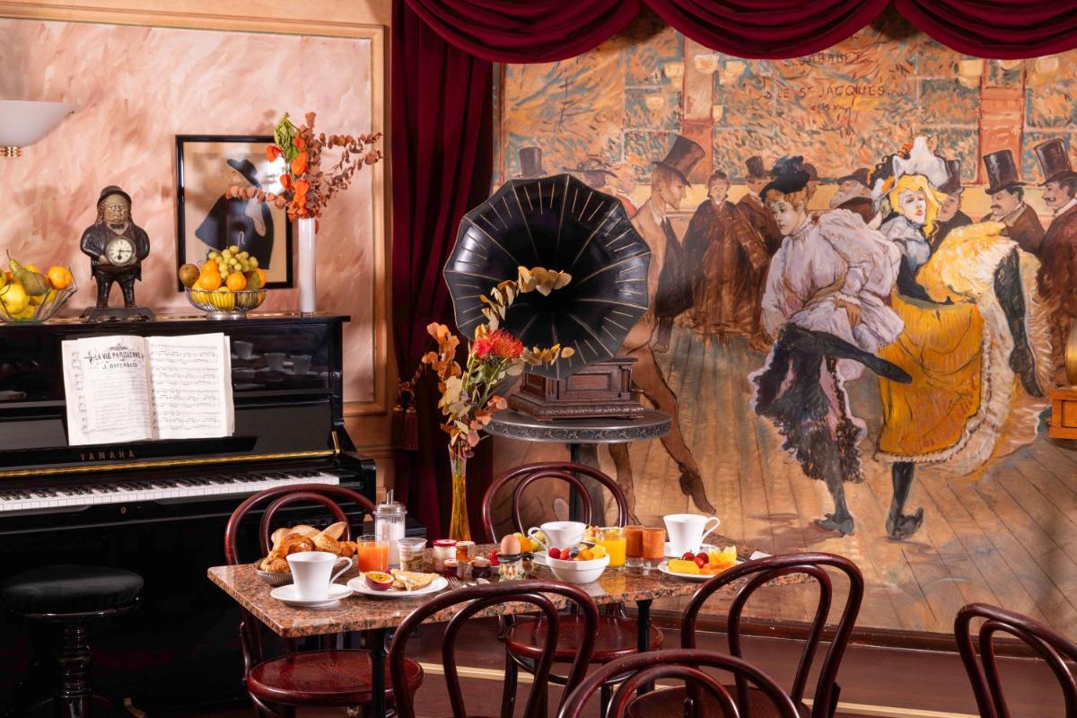 Nourriture dans l'hôtel ou à proximité