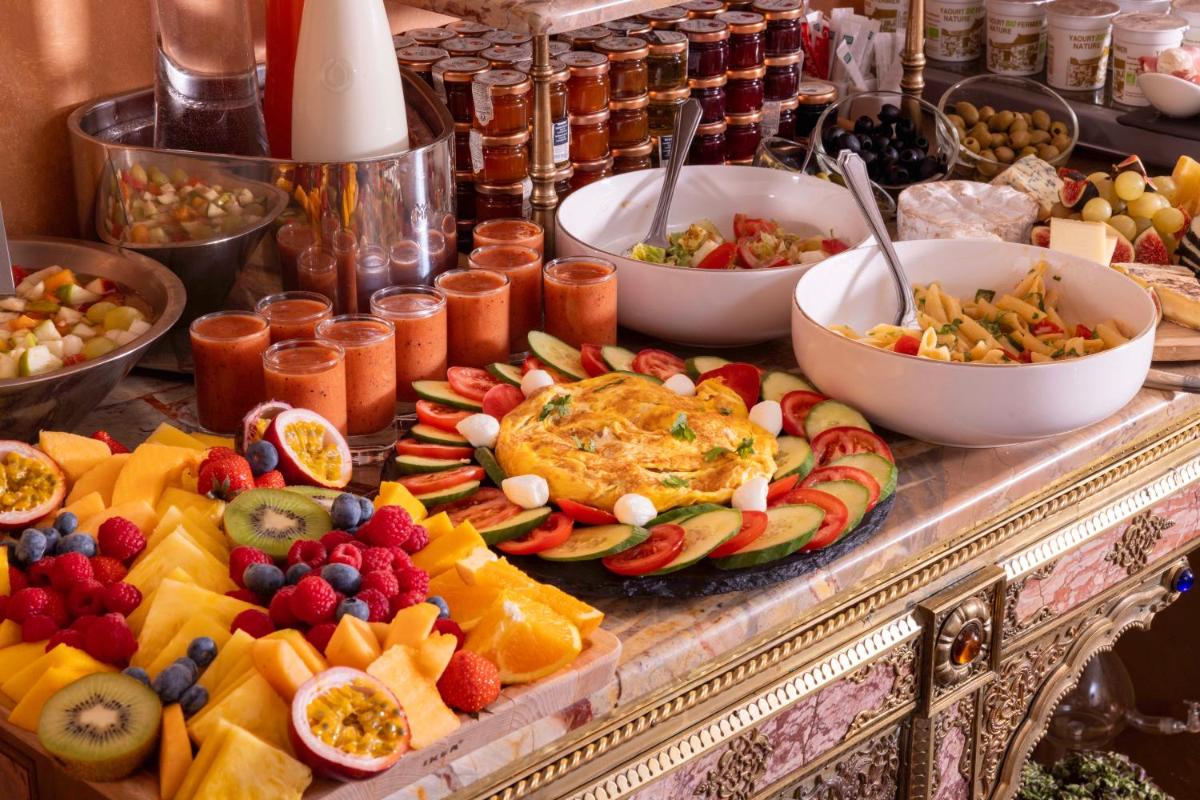 Nourriture dans l'hôtel ou à proximité