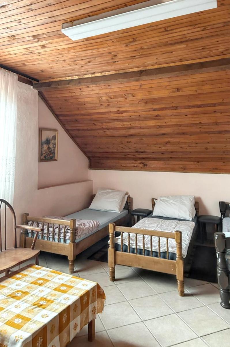 Idyllic House in Kutina with Enclosed Garden - Housity