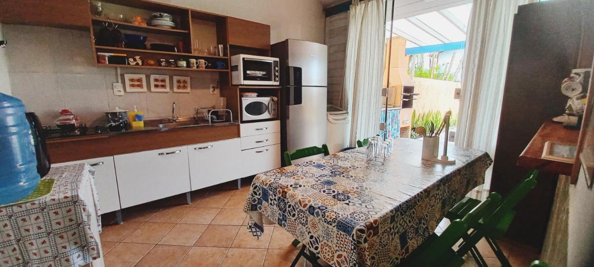 Casa Praia da Pinheira a 50m praia - Housity