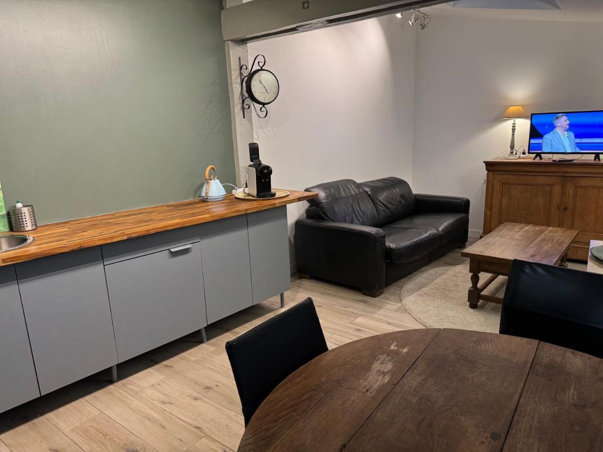 Petite maison indépendante avec parking - Housity