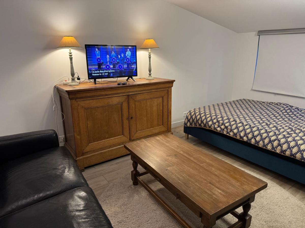Petite maison indépendante avec parking - Housity