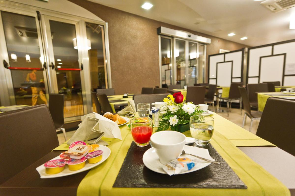 Melqart Hotel - Hizvo