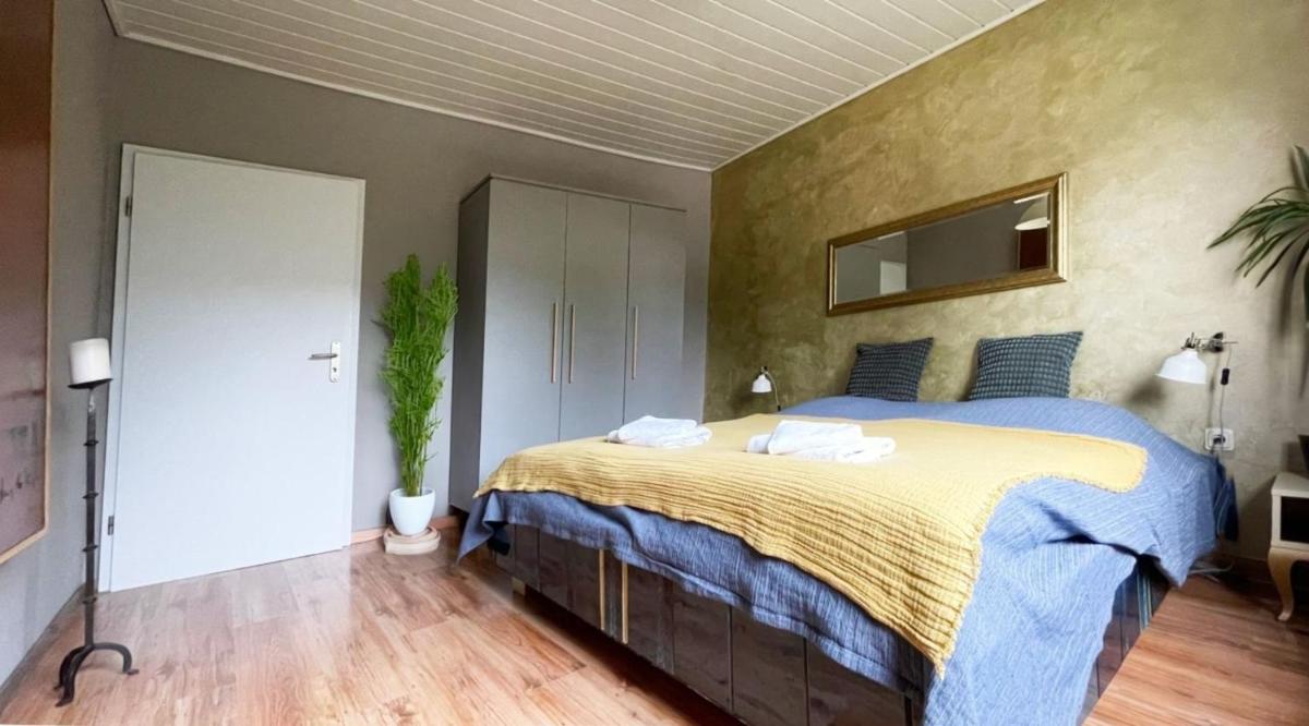 Naturferienhaus an der Burg für bis zu 8 Personen - Housity