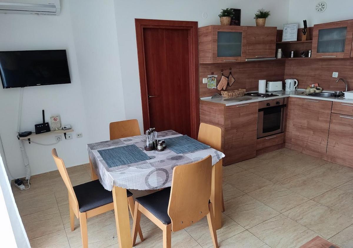 Charis Cozy Family apart at Sun Village Complex close to the Beach - Housity