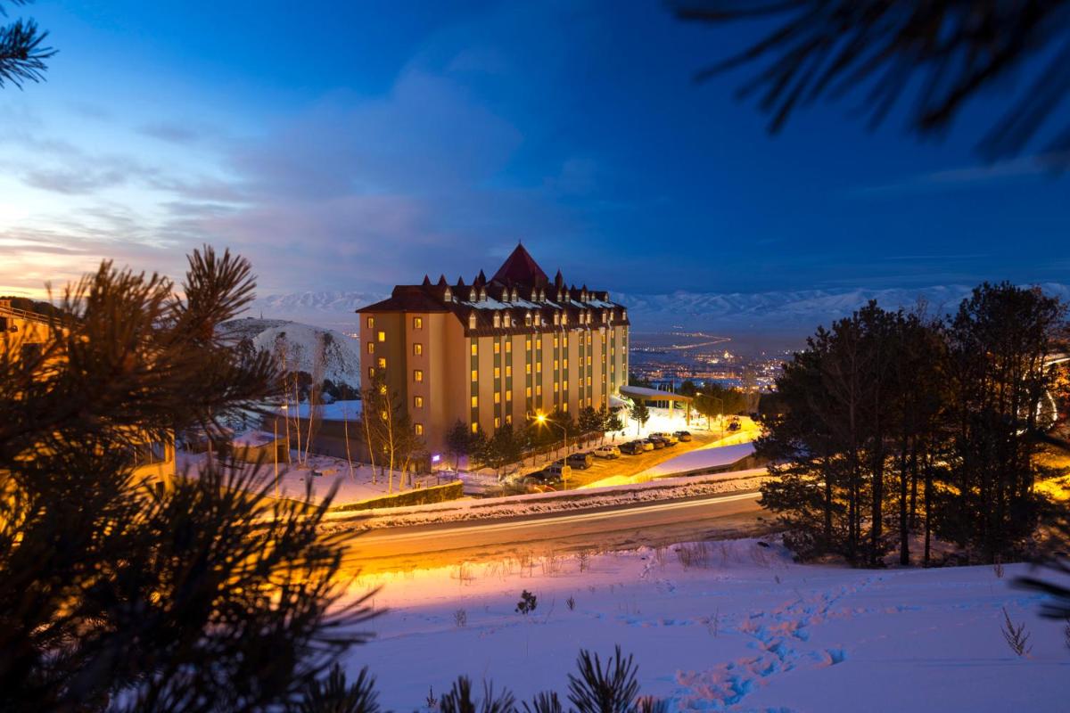 Palan Ski & Convention Resort Hotel - Housity