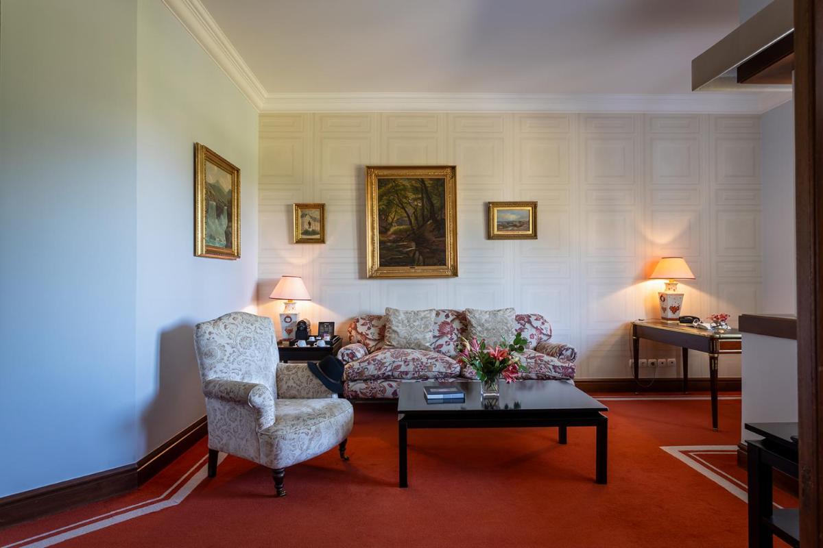 Uma área de estar em Pestana Palace Lisboa Hotel & National Monument - The Leading Hotels of the World